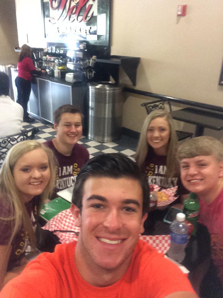 KentuckyDECA's tweet photo. The day is finally here! #DECAICDC starts TODAY!! Your State office team is up and ready! Are you? http://t.co/aqGOlBmD30