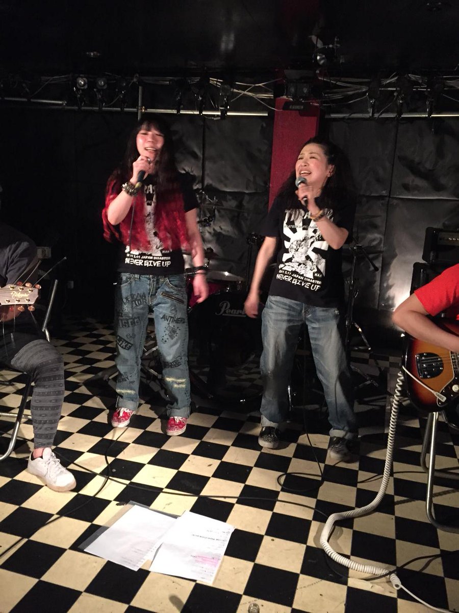 uo_ma2's tweet photo. どちらかが、妹だよ🎶 #Aalz http://t.co/gwJk1kta90