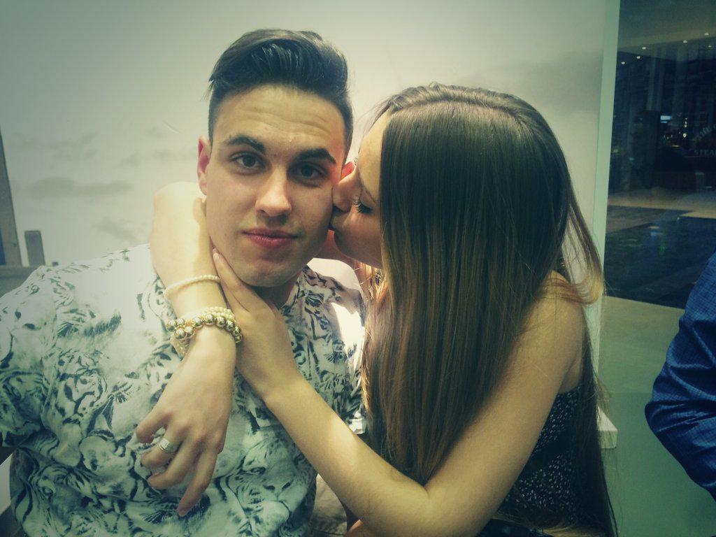 RaqueelRuu's tweet photo. Felicidades a mi bomboncito!! @Hectordebest http://t.co/KRRMwsWYUU