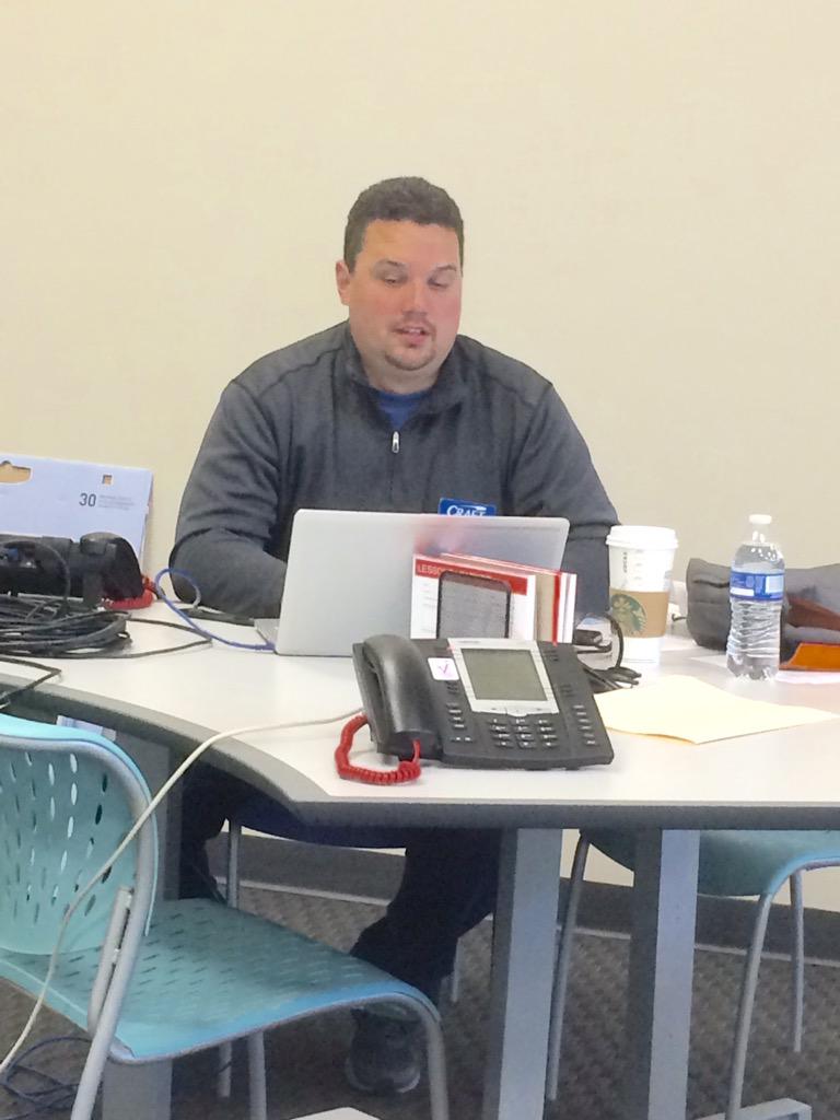 mike_mcquillen's tweet photo. Volunteers for @craft4council are working the phones today to #GOTV for Tim &amp; @IndyChuckBrewer @IndyGOP #RetireScales http://t.co/gGTd8M1qIu