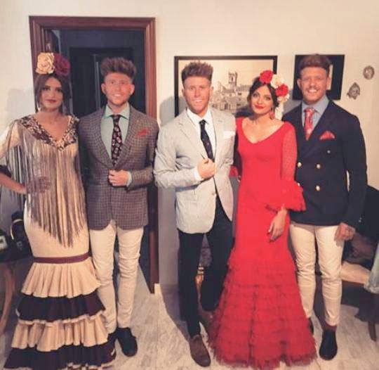 Montoya_CF's tweet photo. Feria no te vayas @charlimontoya @gonzalomontoya9 @Susana_bicho @FdMONTOYA @SandraArrebola http://t.co/N4nchsc33Q