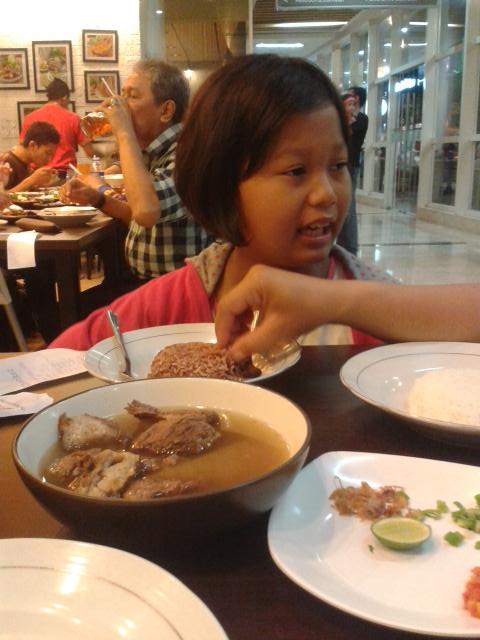 Makan malam di <a href="/LekoIndonesia/">Warung Leko</a> bintaro xchange