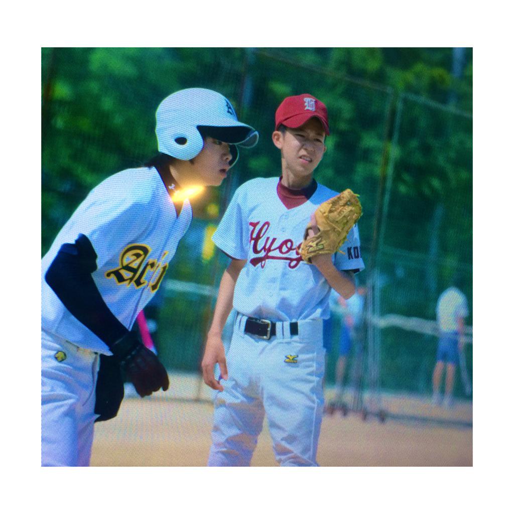 ryuya_0821's tweet photo. 懐かしいDVD発見してみとったあ
ちゃんと野球しとってんなあああ笑
また、皆で部活してぇ☁️青春てやつやな http://t.co/UbJvLaQ6gQ