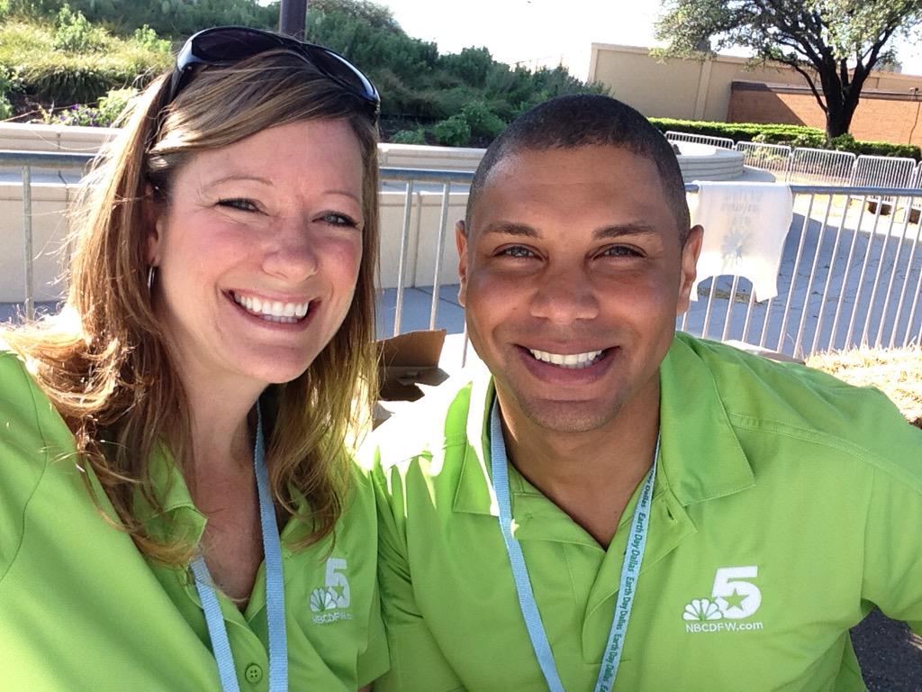 DeniseSinisi's tweet photo. Important job at Earth Day Texas! #informationbooth #comcastcares @EricKingNBC5 http://t.co/geksTxfRxU