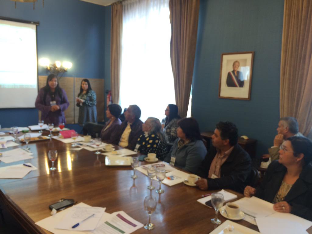 gorecoquimbo's tweet photo. A punto de presentar conclusiones del diálogo ciudadano tras análisis de #cuentaintendenta #logrosparatodos @segegob http://t.co/ewEFFKjqcl