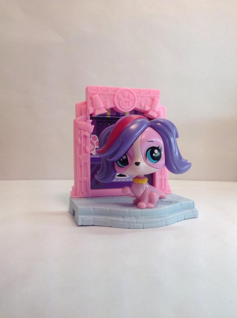 gameskinder's tweet photo. Welcome #McDonalds #HappyMeal #littlest #petshop  #littlestpetshop #littlestsister #littlestinker  #littlestlove http://t.co/C5XwyG9T22