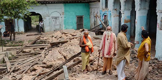 ChangeAgentSA's tweet photo. Death toll rises to at least 876 in earthquake that hit Nepal http://t.co/HIZmViMhpO
Praying for those affected!🙏 http://t.co/MB5bQtTZkB