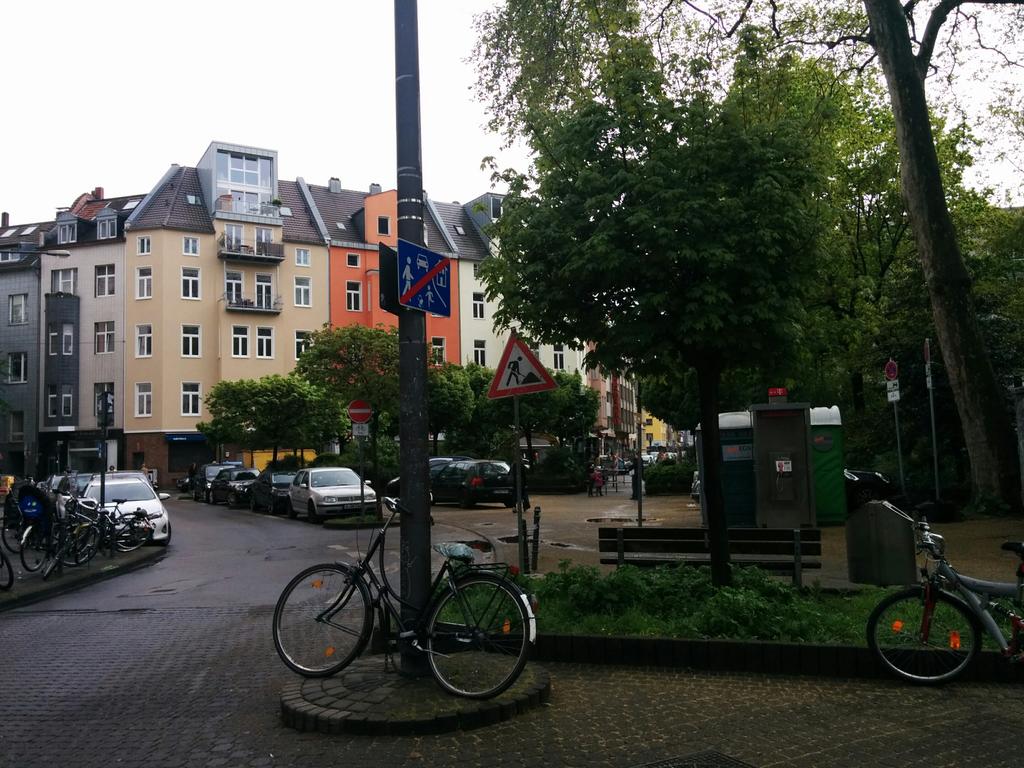 _mittagspause_'s tweet photo. Time for a field trip today! Let's see what the restaurants are thinking of #mittagspause #startup #cologne #research http://t.co/H6cIgLPi5p