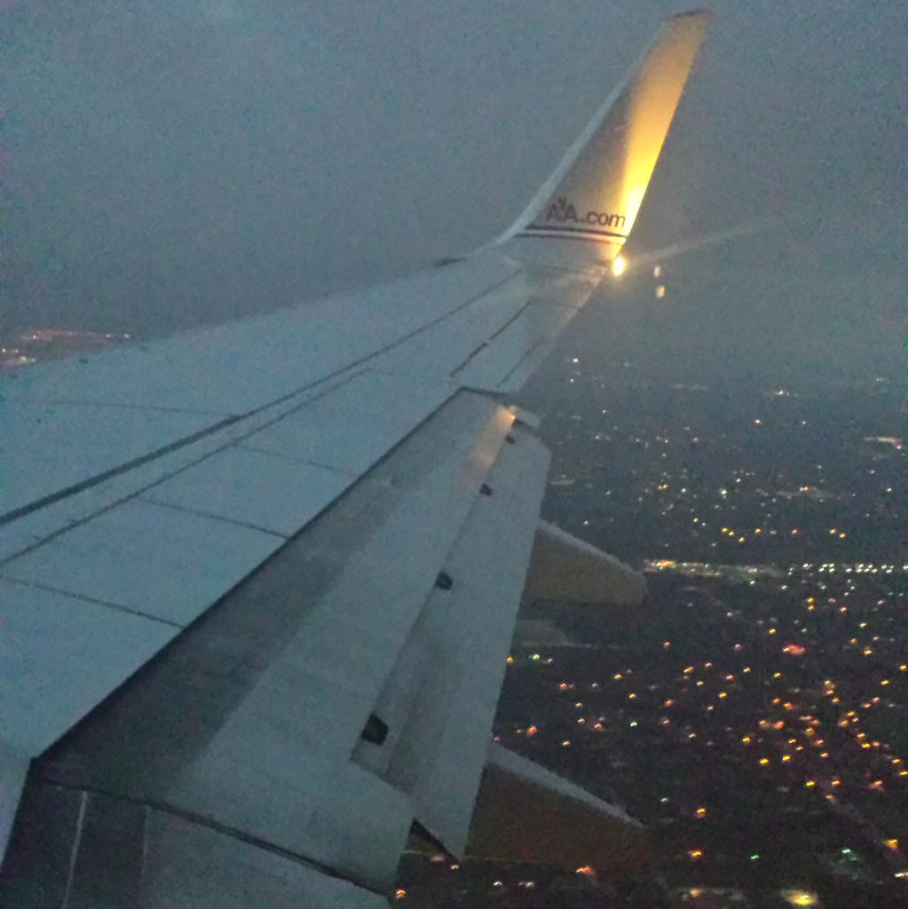 _brogers_'s tweet photo. This is from Wednesday night flying into Dallas. I love flying through thunderstorms. http://t.co/id6tHGbS1S