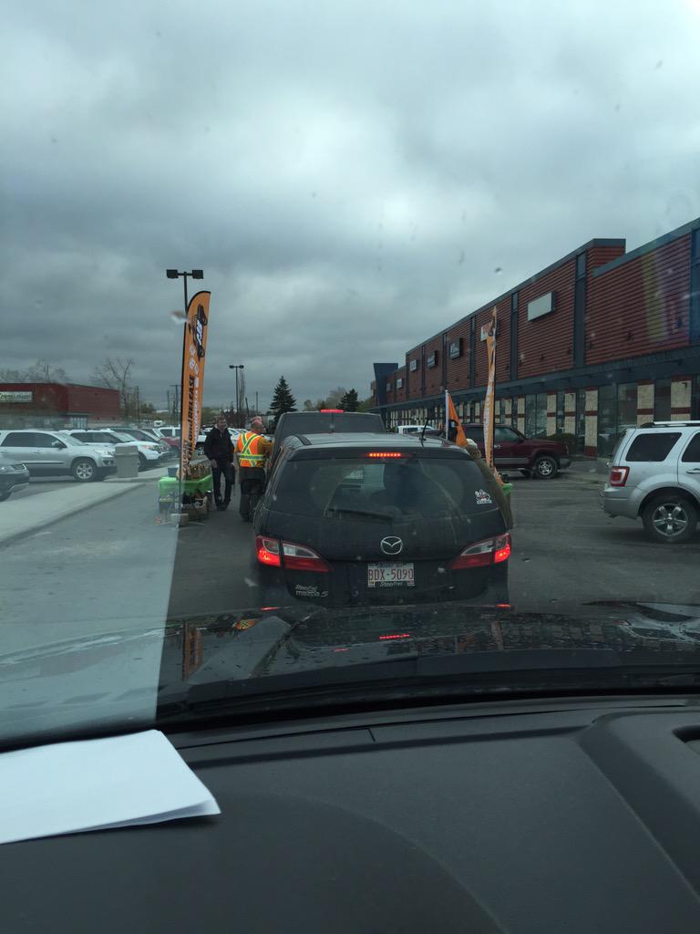 ullmank's tweet photo. In the line up for #ccars15 Grrl1 thinks we are behind the Dancing Ducklings http://t.co/6rbpH25Uli