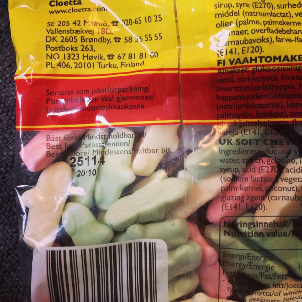 ida_hh's tweet photo. Best før: 25114?! Bra datostempling av #cloetta #ikketidtilkorrekturlesing Biler har kanskje ikke Best-før-dato http://t.co/RZJHQ4wvpI