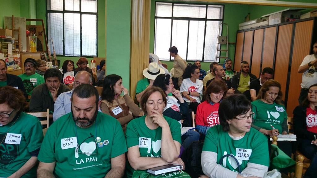 StopAraba's tweet photo. Muchas PAHs nos hemos juntado en la Coordinadora Norte. Contentas de vernos y con ganas d intercambiar experiencias. http://t.co/tZvYlpRrhq