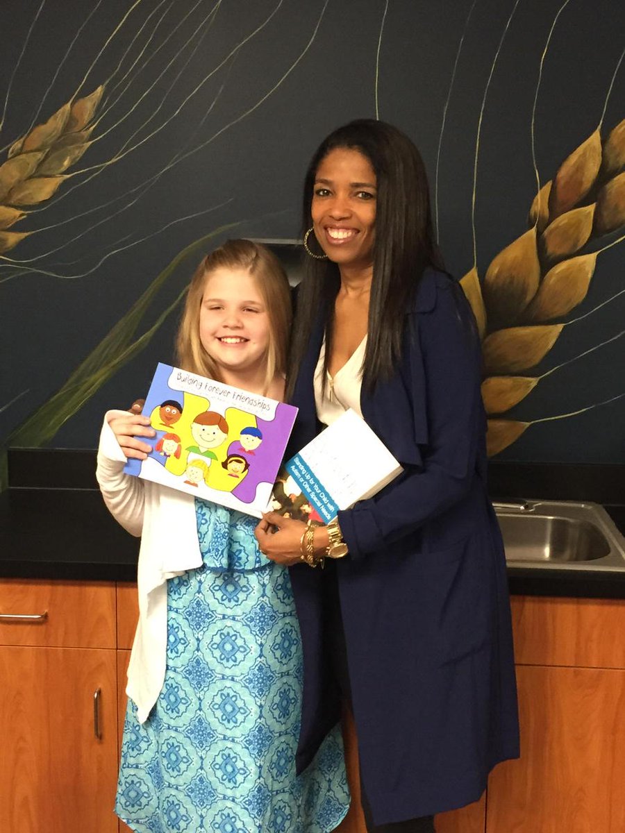 ArevaMartin's tweet photo. Look who I met on my #StLouis trip- a new little friend &amp; author #Paige at #breakfastwithareva #autism #advocacy http://t.co/VUbxN5FvvX