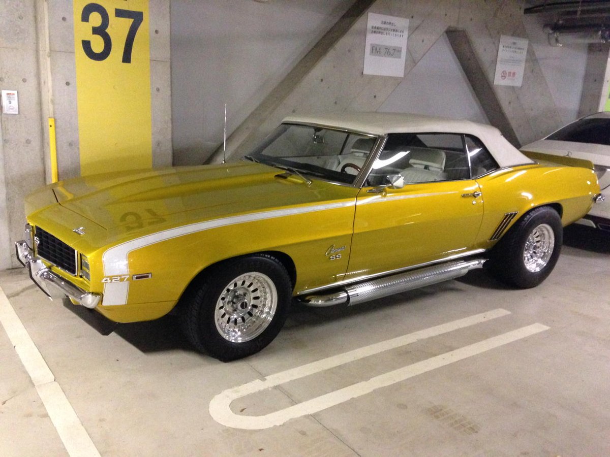 hansgreimel's tweet photo. More rare Motown Metal in #Tokyo. Absolutely stunning #Camaro. #Japanexotics http://t.co/4SMBBEI11L