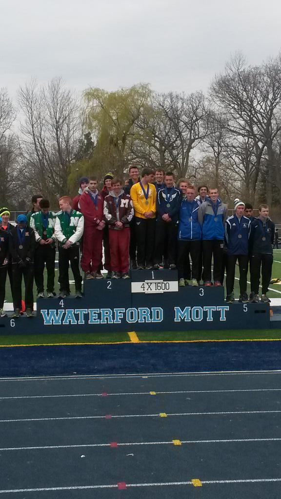 MilfordXC's tweet photo. Boys 4x1600 runs 18:45.9 to place 2nd to @XCSaline at the Ashley Relays. #6All-Time # Distance Relays. http://t.co/kRs0jbRlci