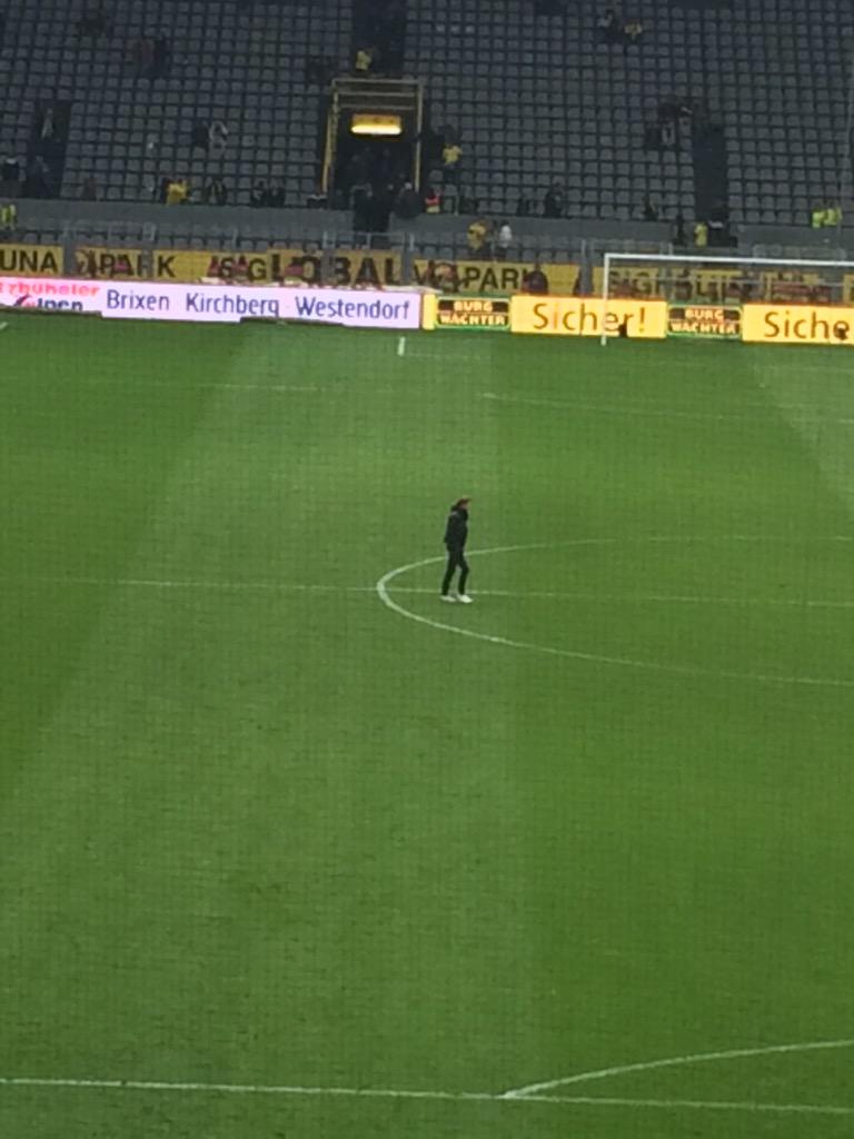 mine1909's tweet photo. Da geht der FUSSBALLGOTT!!! #FearTheKirch #OlliKirch #OK21 #comebackolli #OlliStronger ๐ช๐โฝ๏ธ http://t.co/Qr6S2jZ5ol