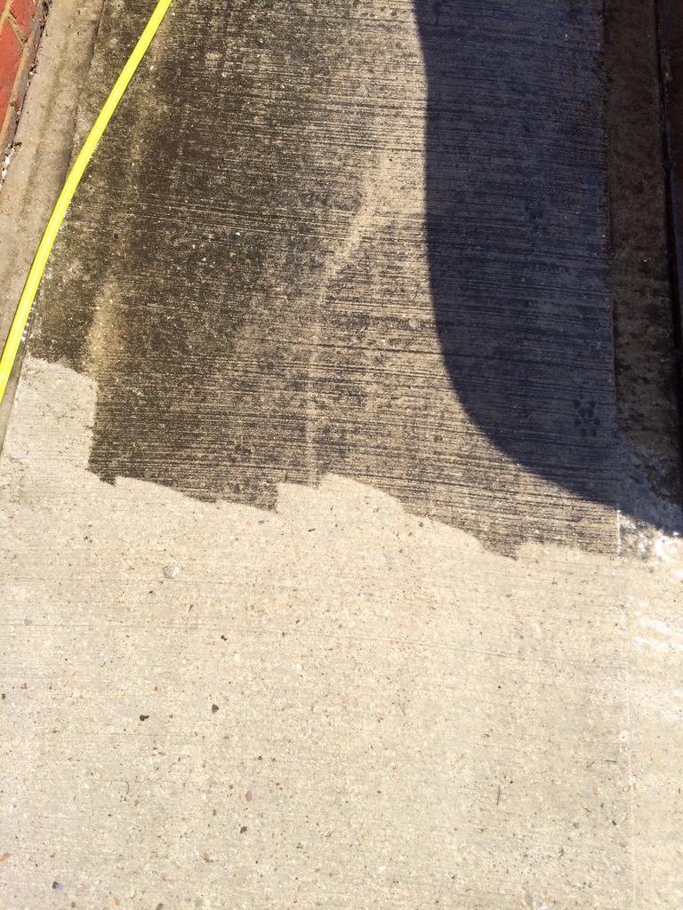 Daveeradicator's tweet image. Some pressure washing at @HaroldwoodAudi #cleanandsmart