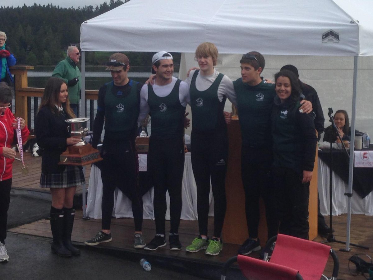 TristinTucker's tweet photo. First crew to bring home metals this year for @vcrcjrrow congratulation jr m 4x+ http://t.co/egl6pn3WJV