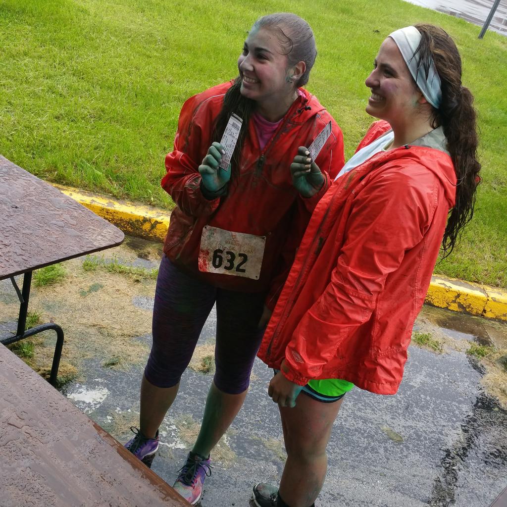 HOT1025Lex's tweet photo. .@hot102lex gave away several prizes at #COM5K. Here are two of our winners! #EKU http://t.co/lpXy23hIOR