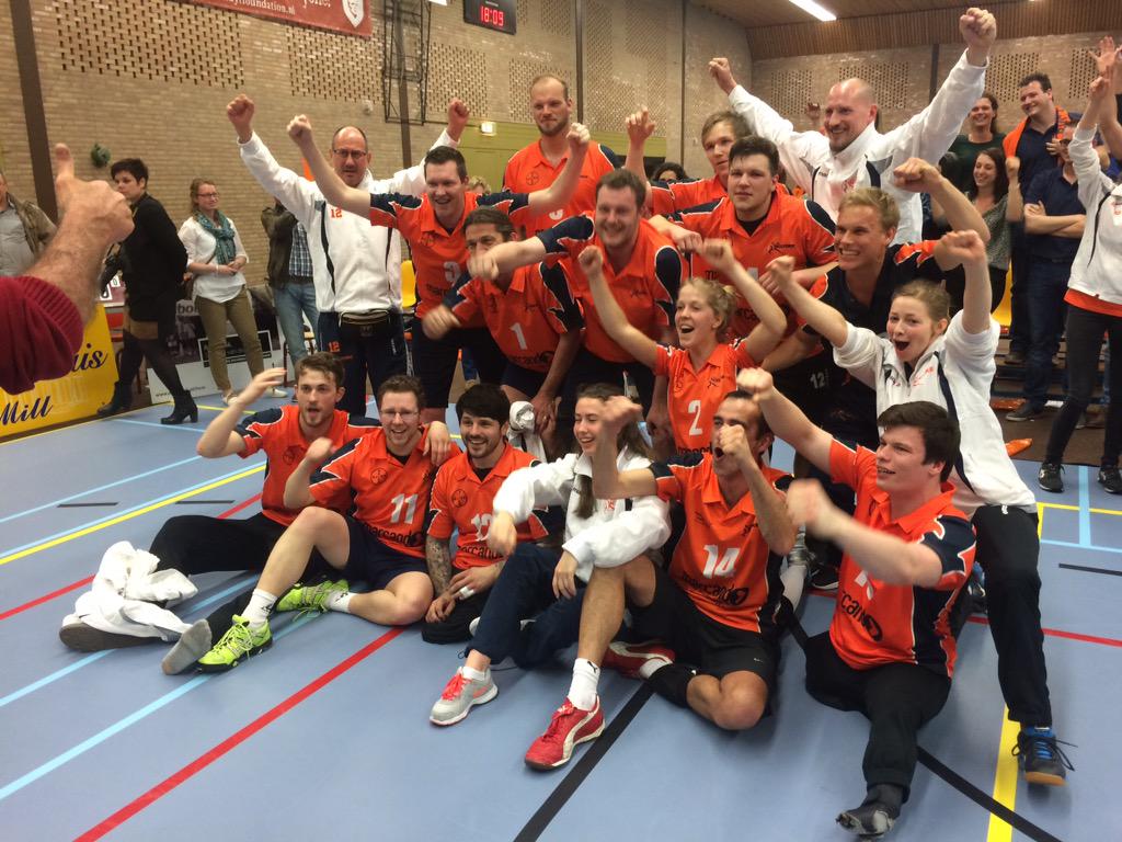 HenkSteeghs's tweet photo. Voor de 2e op rij is @bvcholyoke Nederlands kampioen zitvolleybal geworden!! Van harte proficiat!!! http://t.co/iWmG9c0iys