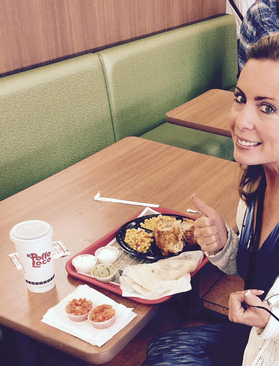 MarthaByrne10's tweet photo. Yummmmy @ElPolloLoco ...it's been too long. #LA #DaytimeEmmys #food #napafter http://t.co/hVz9dQ8SxH