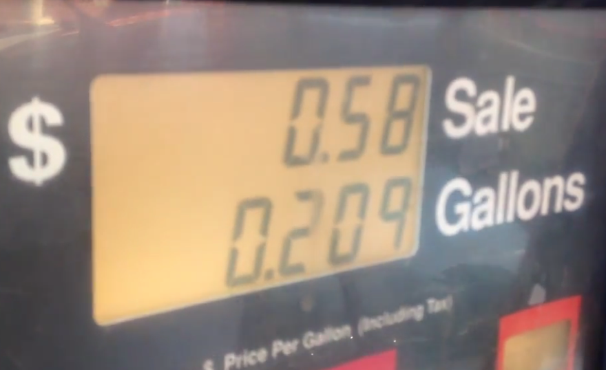 theblaze's tweet photo. Video appears to depict phantom pumping phenomenon at Citgo gas station http://t.co/UDP99D8yEA http://t.co/cHymE8xlXk