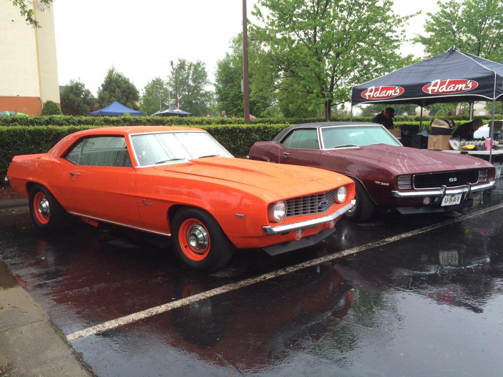FabWorksNC's tweet photo. Sucks these guys didn't have better weather today at the 3rd Annual Camaro Gathering. #carporn #fabworks #camaro http://t.co/rE8F8PBNZo