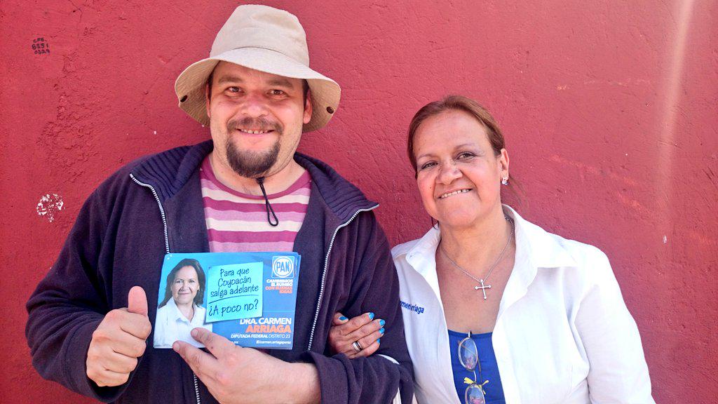 dracarriaga's tweet photo. Diego es uno de los chicos de nuestra red de voluntarios #PulsoAzul! #SanemosCoyoacán ¡#ClaroQuePodemos http://t.co/NJtBWUgzJ8