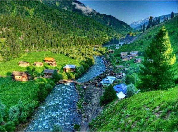 BeautiesOfPak's tweet photo. #PakistanOnSnapchat http://t.co/L2T9dxItut