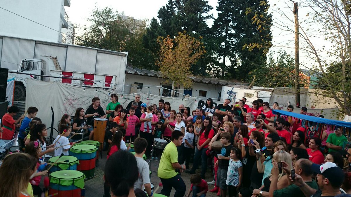 Festival Colores de Abril en la casa de <a href="/lachilingaOK/">La Chilinga</a> en Palomar -Moron.En un rato toca <a href="/resistenciasoun/">resistenciasound</a> Gratis!