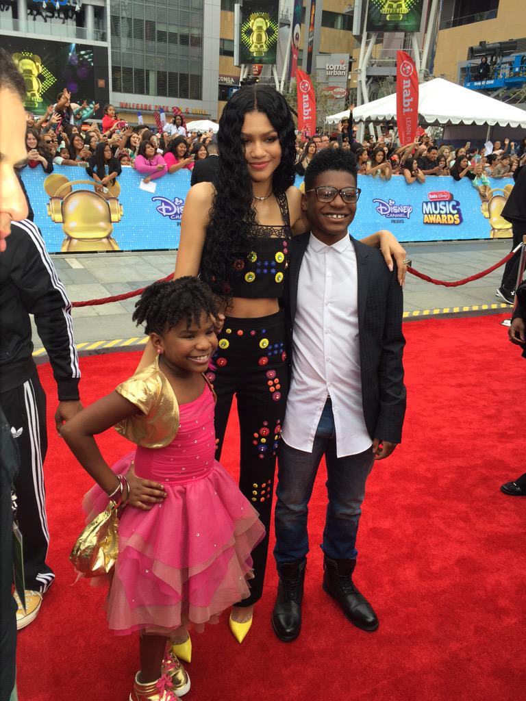 RDMA host @Zendaya with some of her #KCUndercover cast!, image size:768x1024