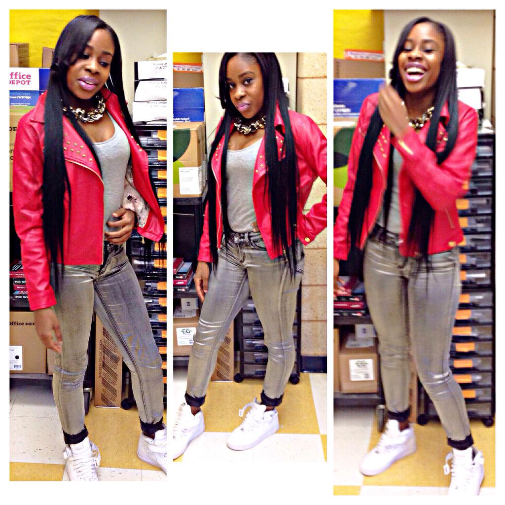 __2Muchhh's tweet photo. GO FOLLOW HER NEW TWITTER @iamjaeee @iamjaeee @iamjaeee 😇😍😈 http://t.co/B6zmYC7xU7