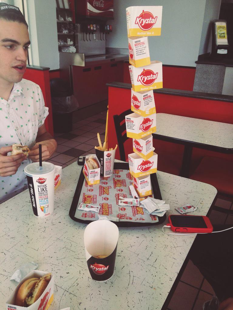 Cannibalkids's tweet photo. Cannibals being Kids #Krystalisthebomb #WhatyouStackin' 🍟🍔🌺💣 http://t.co/vuoAELcumN