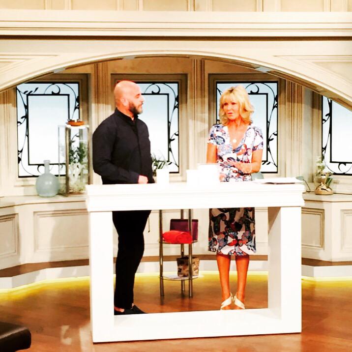 XRAY_Profumo's tweet photo. QVC UK London appearance tonight. Always fun. #qvcuk #london http://t.co/bPWd5TVnBA