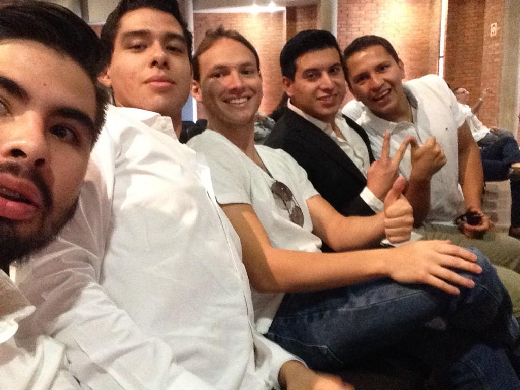 MauricioLastra1's tweet photo. #tripEx vamos a ganar #startupiberoleon2015 http://t.co/JAK0Qhh4Z9