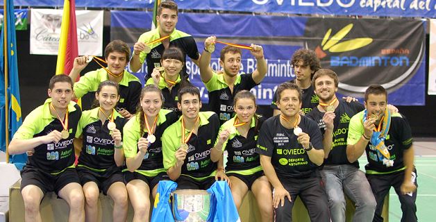 BadmintonESP's tweet photo. Oviedo completa la remontada para proclamarse campeones de División de Honor - http://t.co/BSqTsSU1Qf http://t.co/9ALO5gVIUI
