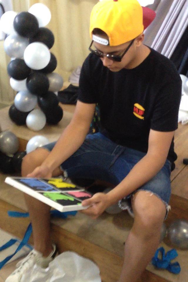 DANIEListaz's tweet photo. Maligayang kaarawan Daniel! Nawa'y nagustuhan mo ang aming munting regalo #Happy20thBirthdayDJP #DJP20 #SolidDaniel http://t.co/j9mVyvRq9W