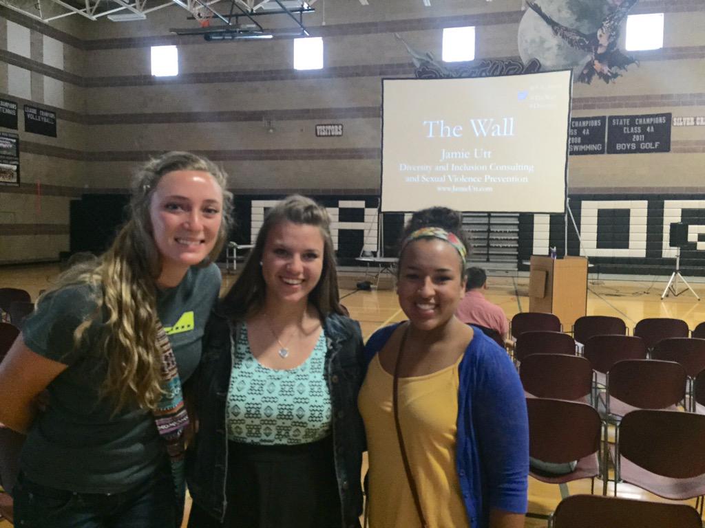 sclacapstone's tweet photo. Great to see these kids here supporting each other! #sclafamily #community @SilverCreekLA @SCLATheWall http://t.co/k5uEPrZ2As