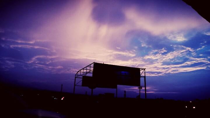 ApriJD's tweet photo. @SkyVibess #Bogor #afternoon #sky http://t.co/AWm4vsHV2m
