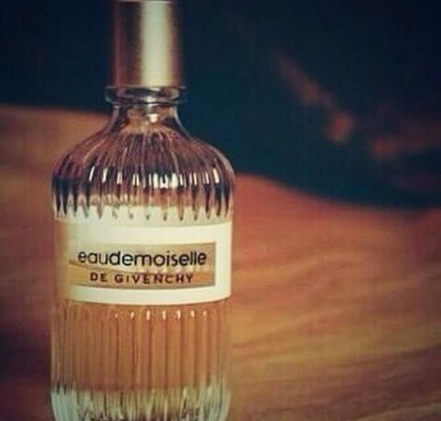 الناس تروق ع اصوات الحب حقهم وانا من اشم هالعطر اتخرفنن 😩💜💜💜