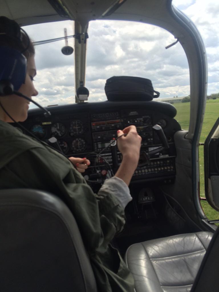 Kris_10162's tweet photo. Flew my first plane today!! Had a great time and the instructor was great! @flyhenlow http://t.co/g53Pv2ddSt