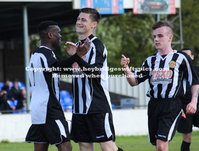 iizindefener's tweet photo. Billy Hunt (centre) celebrates his second goal http://t.co/HnWX9rdrbv