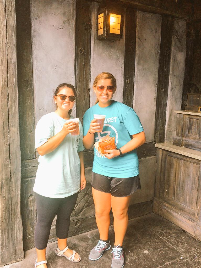 tigerdeca's tweet photo. Don't worry, it's just Butter Beer! Love all of the marketing at the park! #HarryPotter #Universal #DECAICDC http://t.co/d5Jctleyd9
