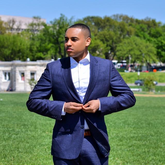 WhatDoIWearco's tweet photo. 👔✔️📧✔️🇺🇸✔️ On my way to the White House Correspondents' Dinner in @perryellis #WHCD #VeryP… http://t.co/4qv8inxAbm http://t.co/QJuTHIQP8Q