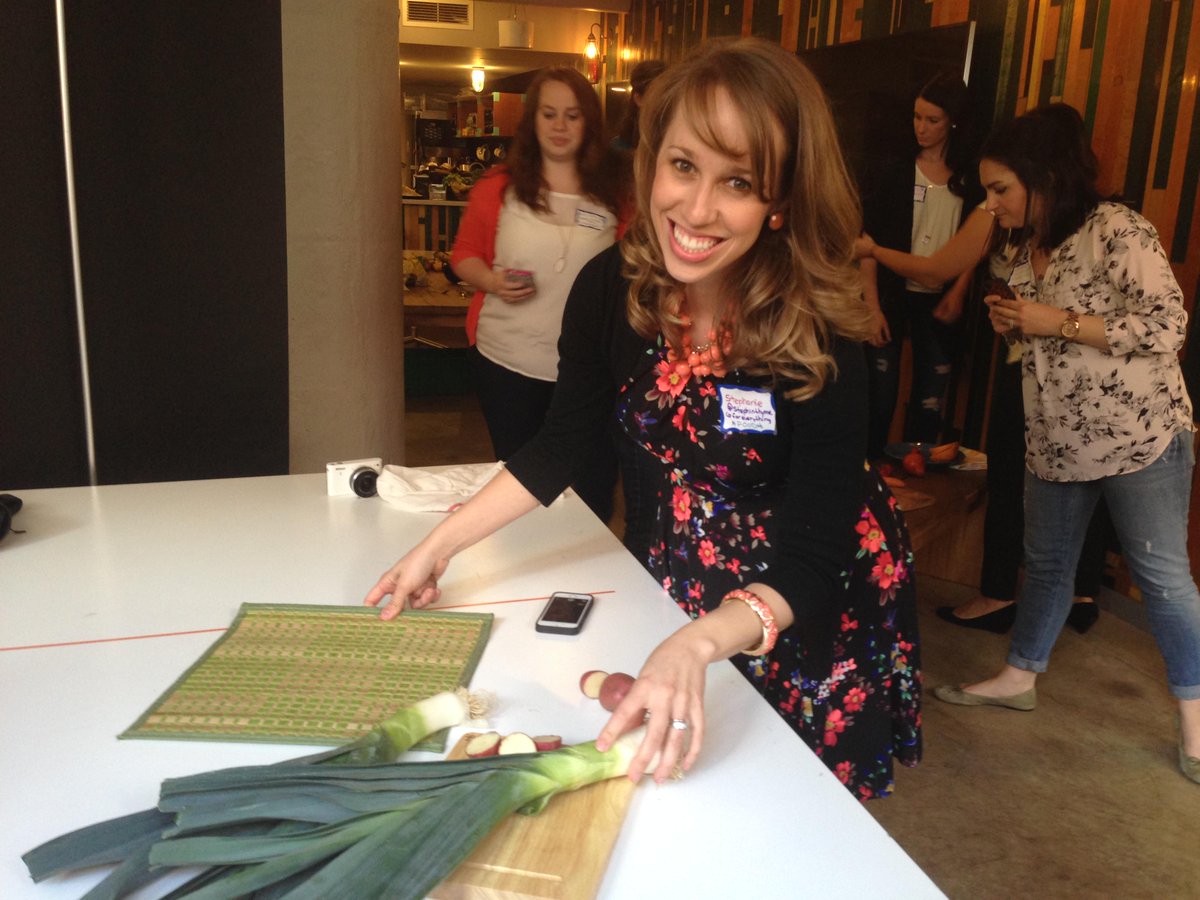BlogBetterBOS's tweet image. Bloggers at work, setting up the prefect food shots! #BBBos