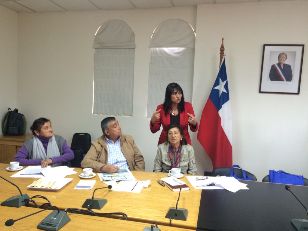 gorecoquimbo's tweet photo. Activa participación de ciudadan@s a esta hora dan sus propuestas para la Intendenta y #cuentaintendenta @segegob RT http://t.co/S6Xy3wpHDo
