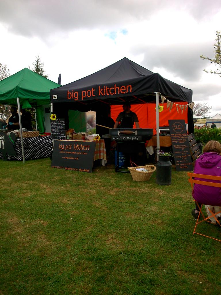 CharRookes's tweet photo. @bigpotkitchen1 #eatbigpotsausages #EFF2015 http://t.co/7Wc7iOa3EF