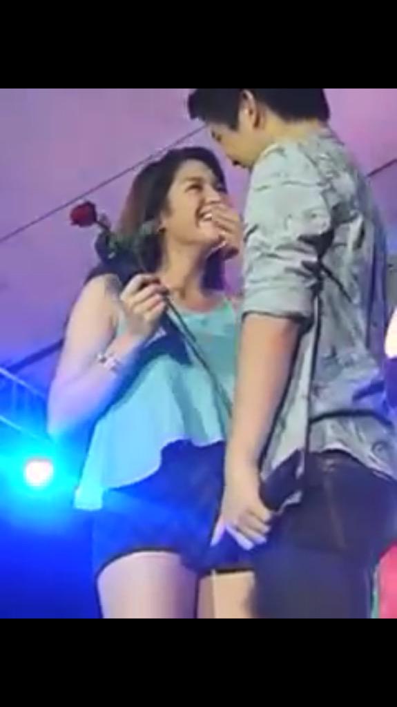 iamnoelleeee's tweet photo. Congrats Janey, it's ur first time to win sa staring game (look of love) nyo ni Jboy. 

JOSHANE ParaparaanOnASAP http://t.co/z5eydlSvRN