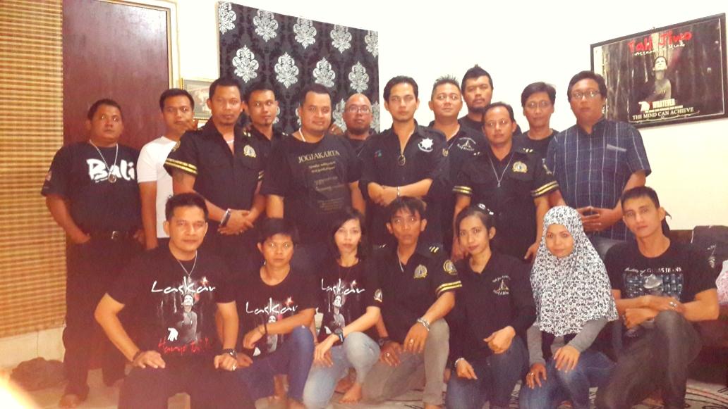 Haryotalijiwo's tweet photo. Aktifitas Kumpul Rutin Pengurus Padepokan Tali Jiwo Badranaya http://t.co/TB32MR7DYE