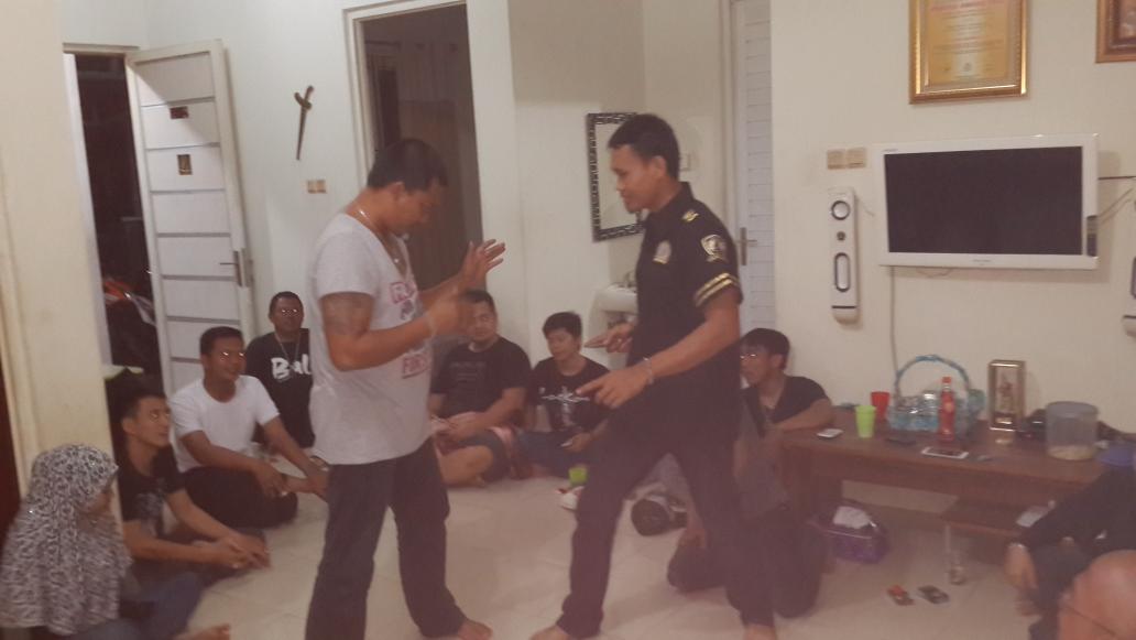 Haryotalijiwo's tweet photo. Aktifitas Kumpul Rutin Pengurus Padepokan Tali Jiwo Badranaya http://t.co/TB32MR7DYE